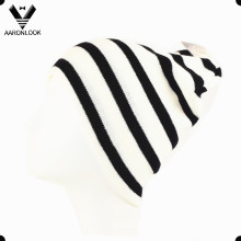 Men′s Winter Fashion Black White Stripe Knitted Sports Hat